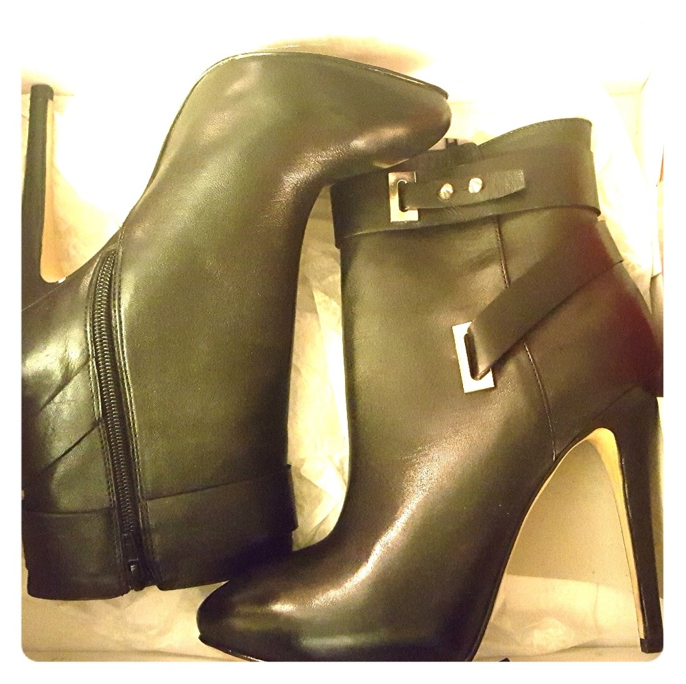 Guess Leather booties